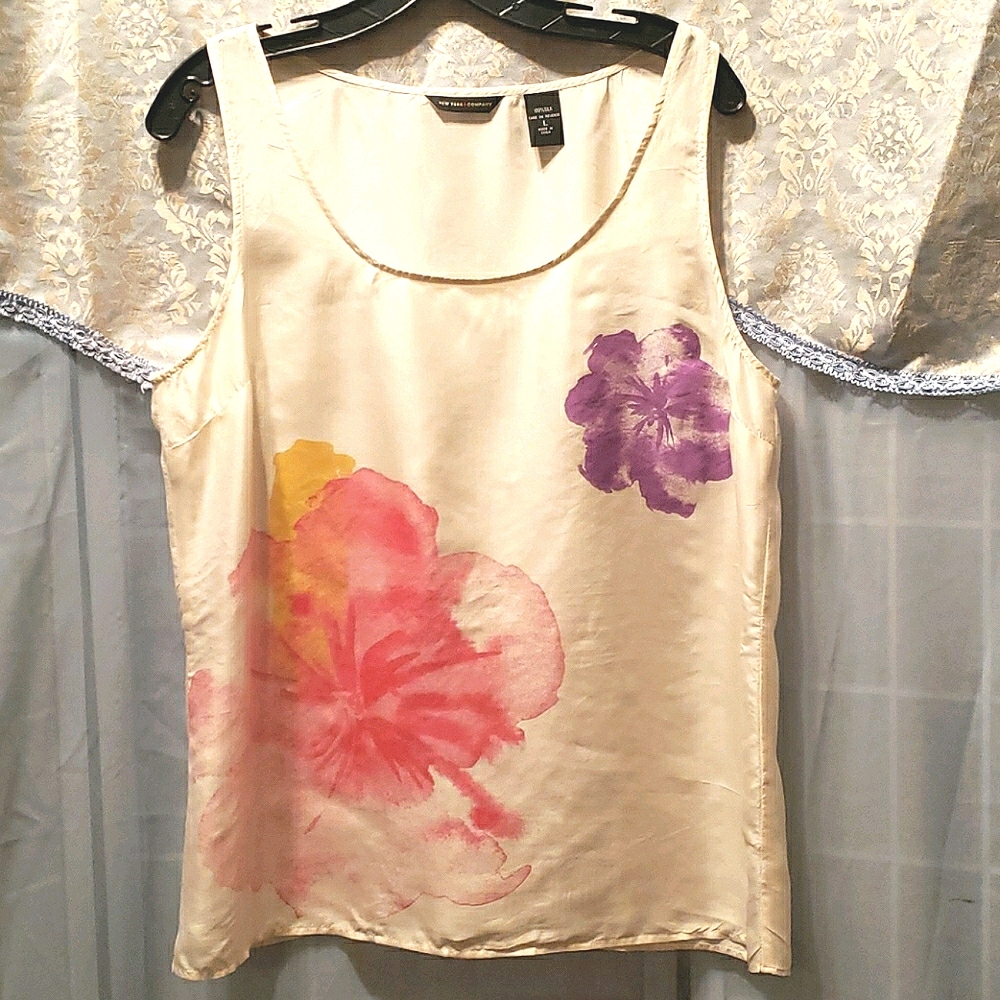 100% SILK NEW YORK & COMPANY  FLORAL TANK SZ L